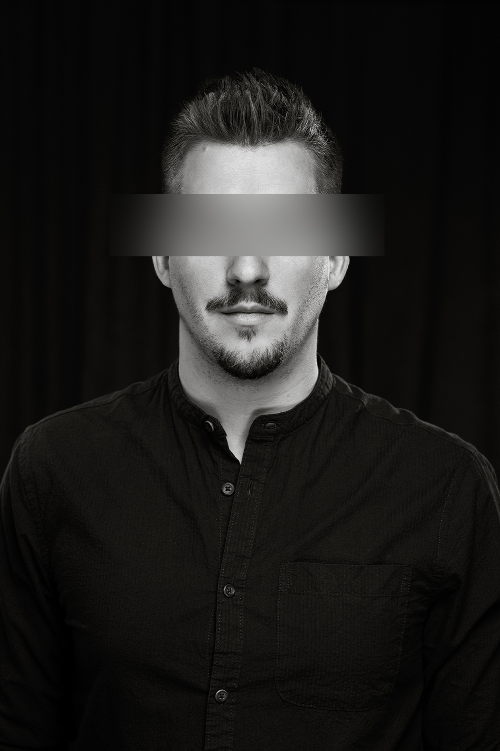 Káplár Bálint Áron fotográfus önarcképe